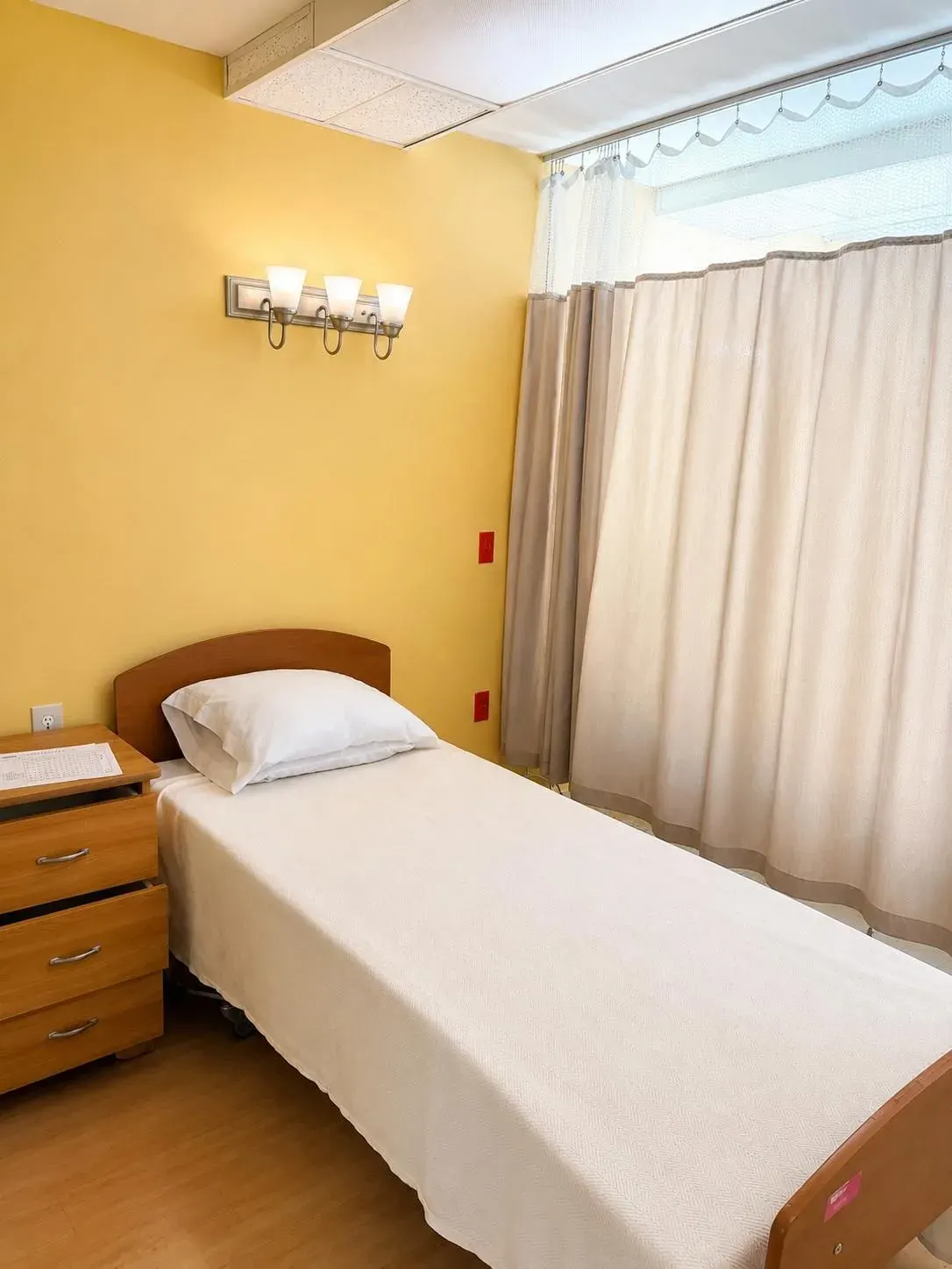A resident room at Vivo Healthcare Pinellas Park